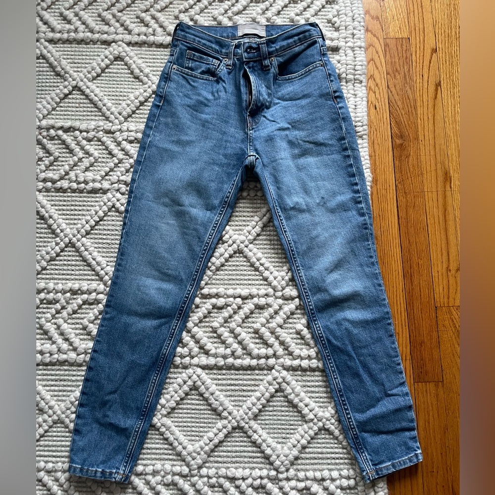 EVERLANE ankle mid wash denim 25